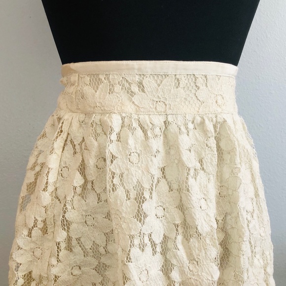 American Eagle Lace Skirt - Picture 2 of 7